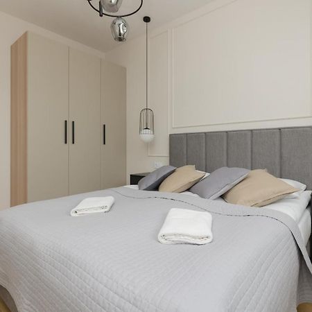 Wola Spacious Flat With Air Conditioning & Balcony By Noclegi Renters Warszawa Eksteriør bilde