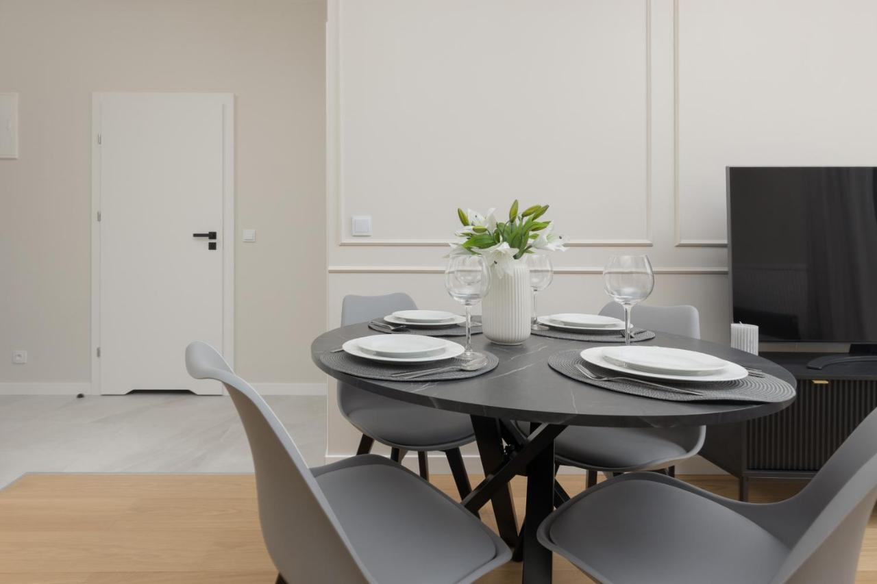 Wola Spacious Flat With Air Conditioning & Balcony By Noclegi Renters Warszawa Eksteriør bilde