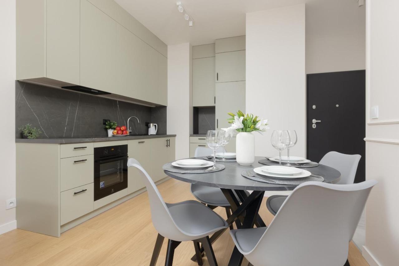 Wola Spacious Flat With Air Conditioning & Balcony By Noclegi Renters Warszawa Eksteriør bilde