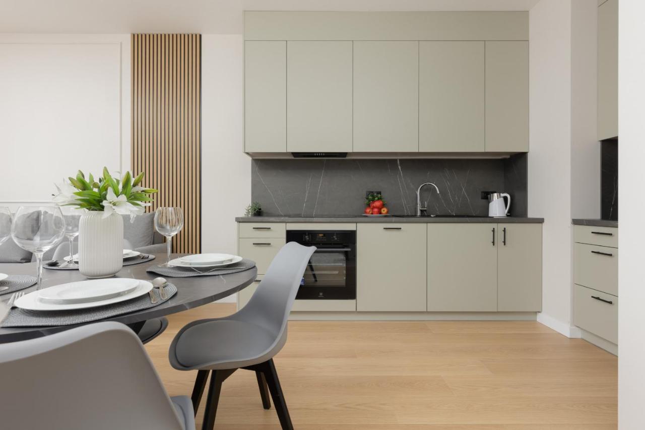 Wola Spacious Flat With Air Conditioning & Balcony By Noclegi Renters Warszawa Eksteriør bilde